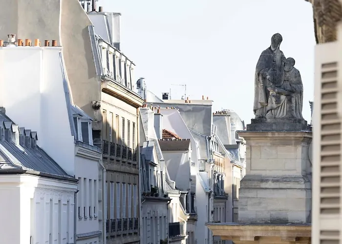 Отель Louvre Montana 4*
