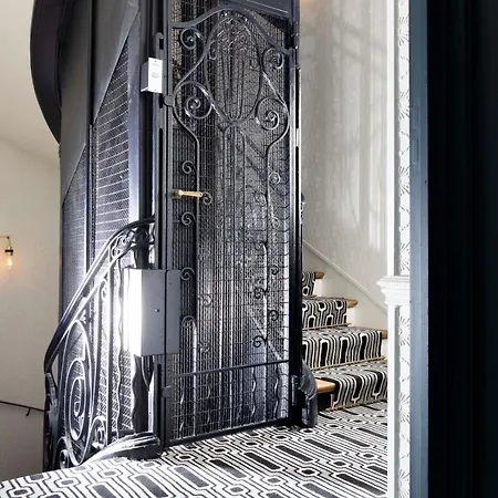 Louvre Montana Ξενοδοχείο 4*