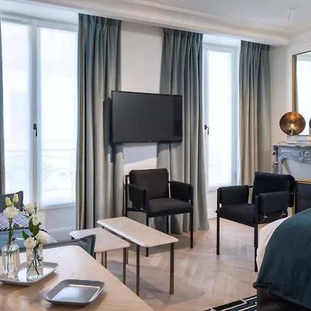 Louvre Montana 4*