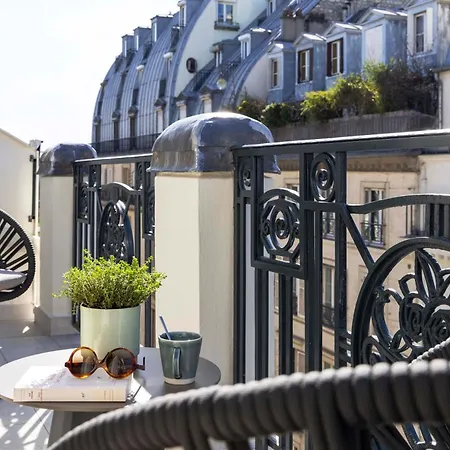 Отель Louvre Montana