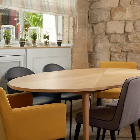 Louvre Montana Szálloda 4*