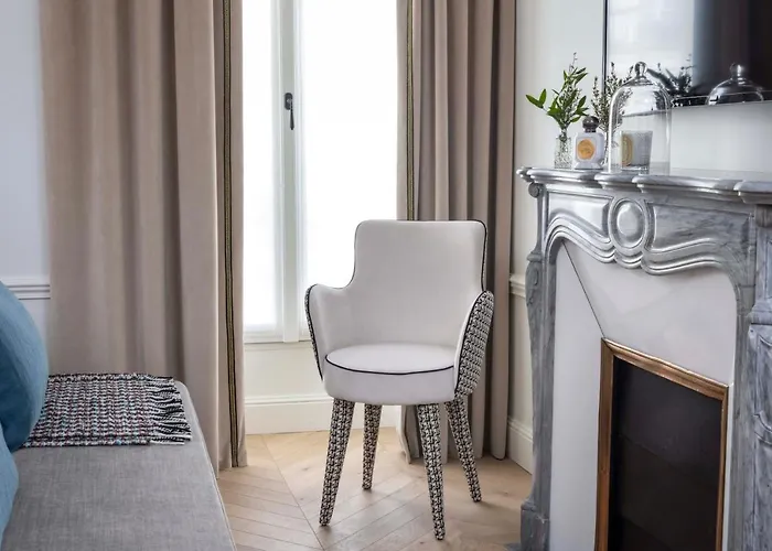 Louvre Montana Hotel