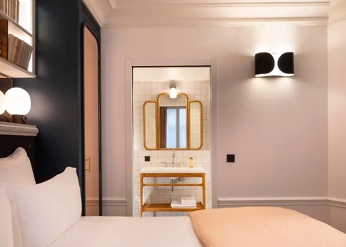 Louvre Montana Hotel 4*