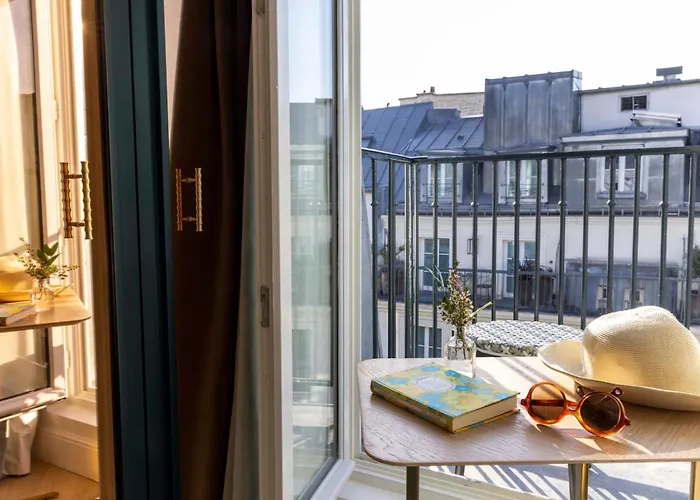 Louvre Montana Paříž