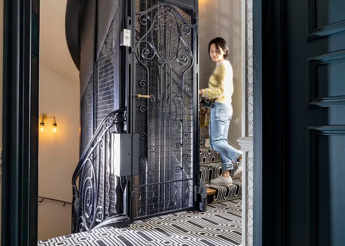 Louvre Montana Paris