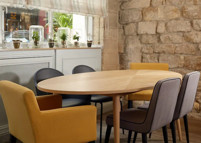 Louvre Montana Hotel 4*