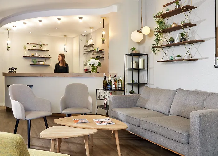 Louvre Montana Paris