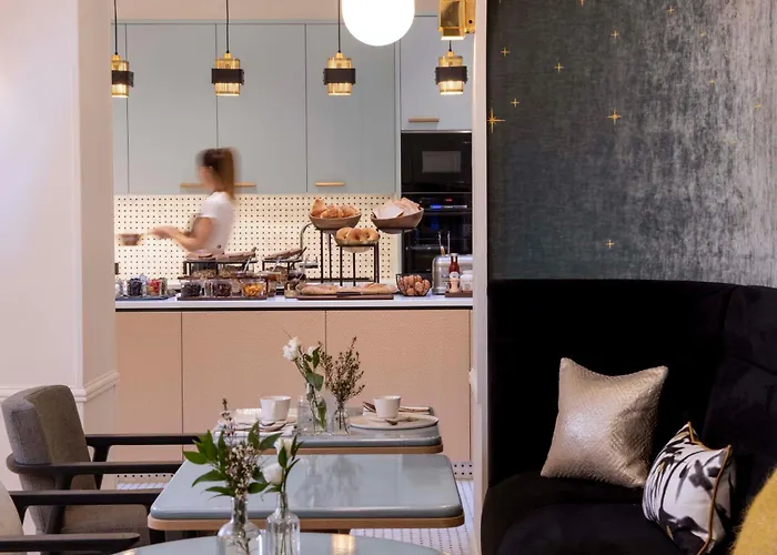 Louvre Montana Hotel