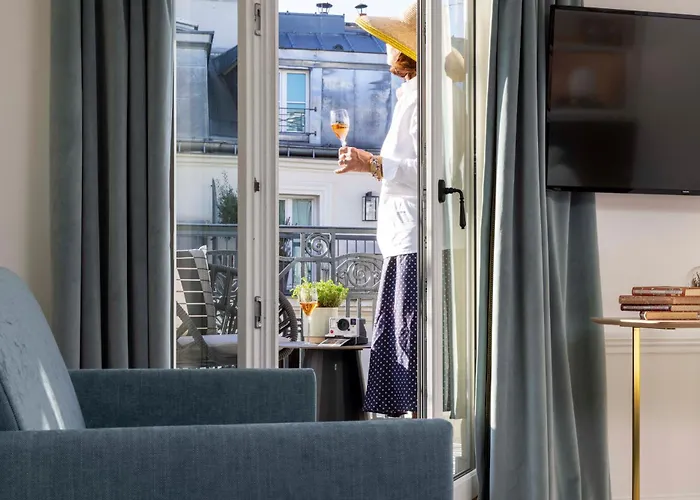 Louvre Montana Hotel 4*